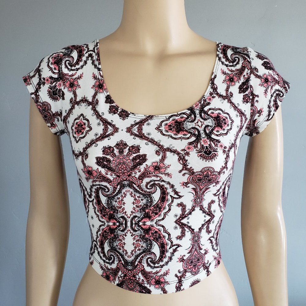 Charlotte Russe Y2K White Pink & Black Damask Cutout Crop Top Small NWT
